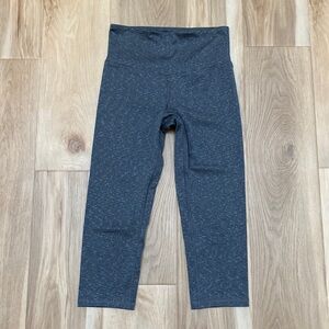 💥5 for $18💥 Champion women’s capri leggings, Small